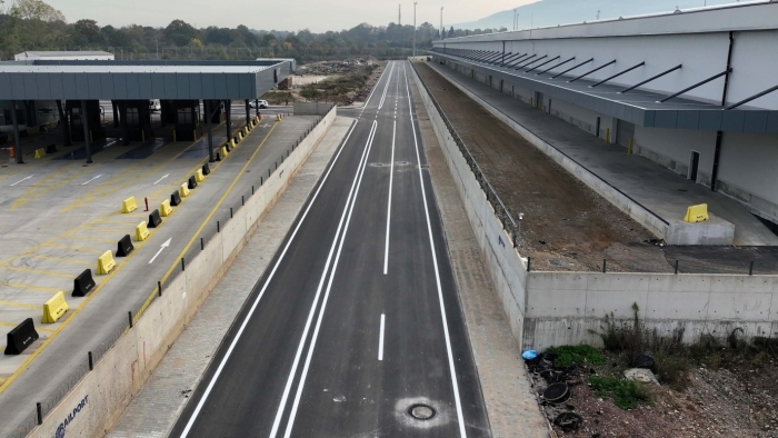 Büyükşehir yollara kalite, ulaşıma konfor getiriyor;  Railport’ta asfalt ve yol çizgileri tamamlandı